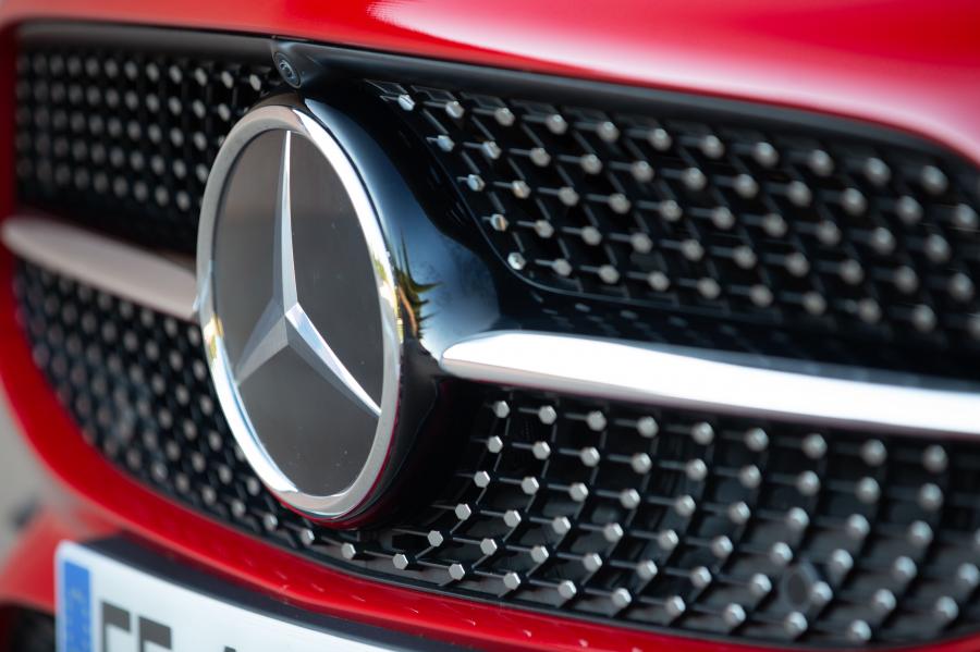 Логотип Mercedes-Benz CLA200 AMG Line (C118) 2019 года  (WW) (фото 26 из 42)